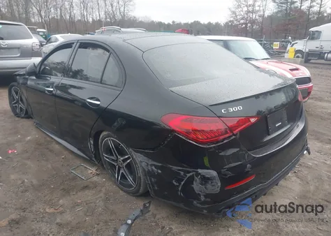 2023 Mercedes-Benz C 300 4Matic z USA, uszkodzony, nr VIN W1KAF4HB4PR131332